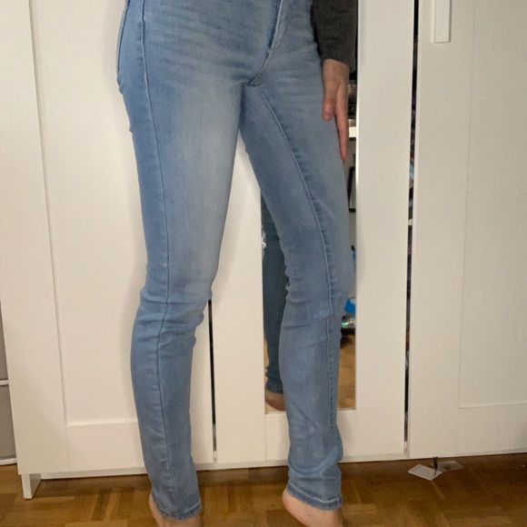 Garage High Waist Light Wash Skinny Jeans - Picture 2 of 9